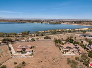 502 E Lago Lindo Rd, Palmdale, CA 93550