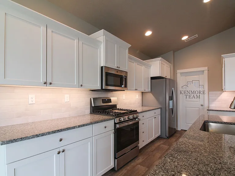 2950 Woodland Pl — Photo 3