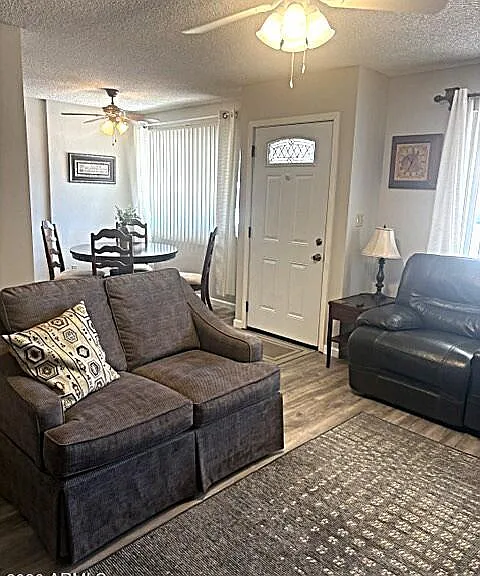 10104 N 96th Dr #A — Photo 2