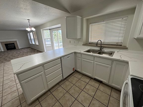 5th image of 3927 S Othello Way