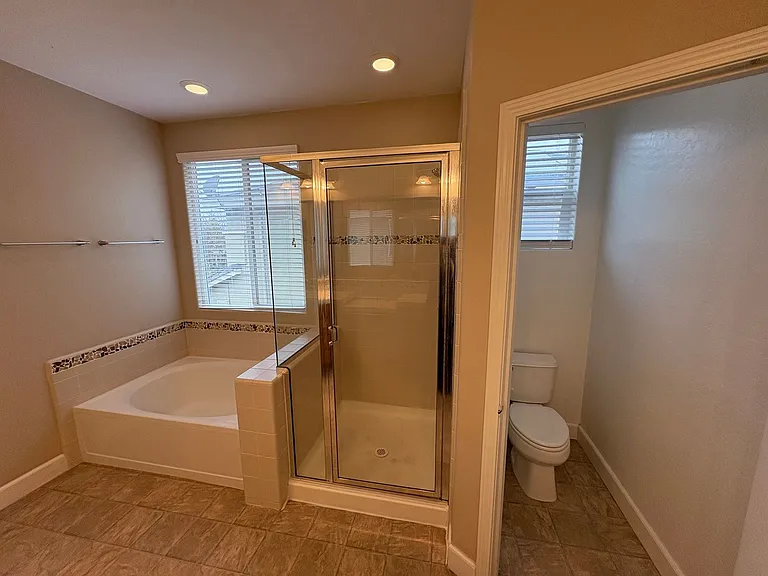 3116 W Buena Vista Ave — Photo 35