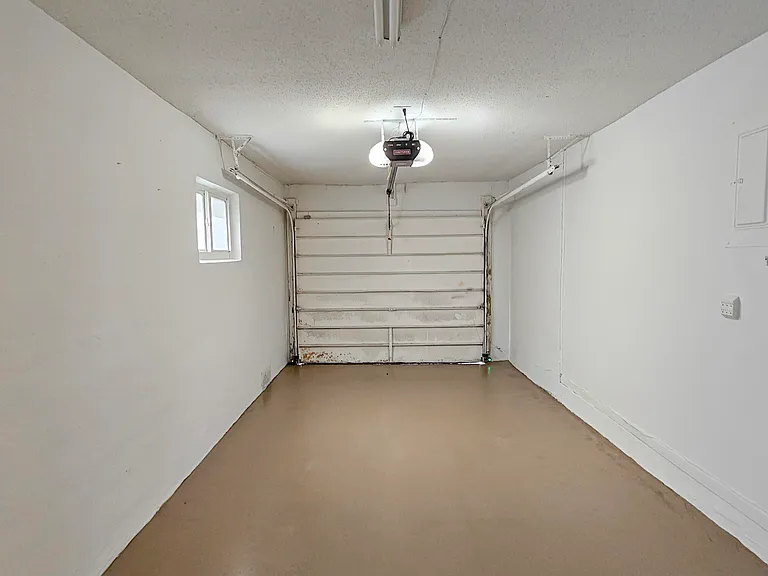 7180 NW 10th Ct — Photo 22
