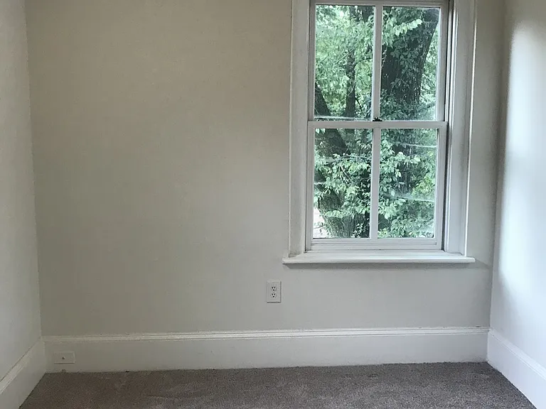 506 W Marshall St — Photo 8