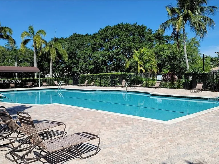 777 Tanglewood Cir — Photo 29