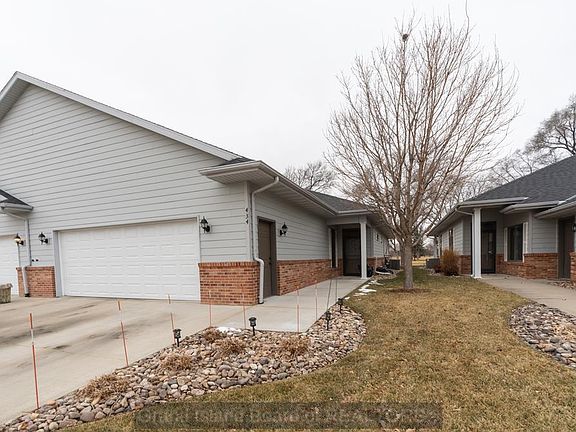 3rd image of 434 S Woodland Dr