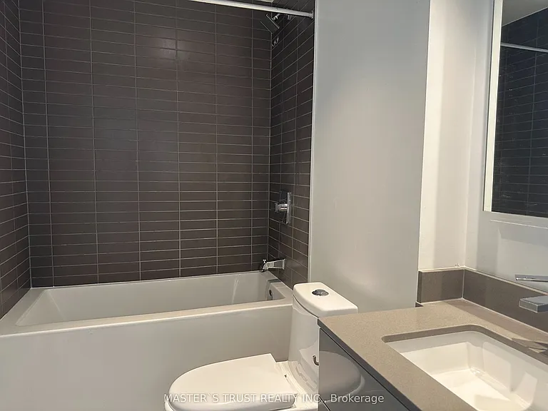 7 Grenville St #5806 — Photo 22
