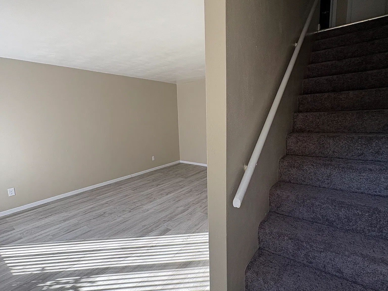 2 bed, 1.5 bath, 850 sqft, $1,300 — Photo 4