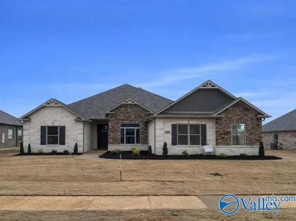 26416 Old Town Dr, Athens, AL 35613