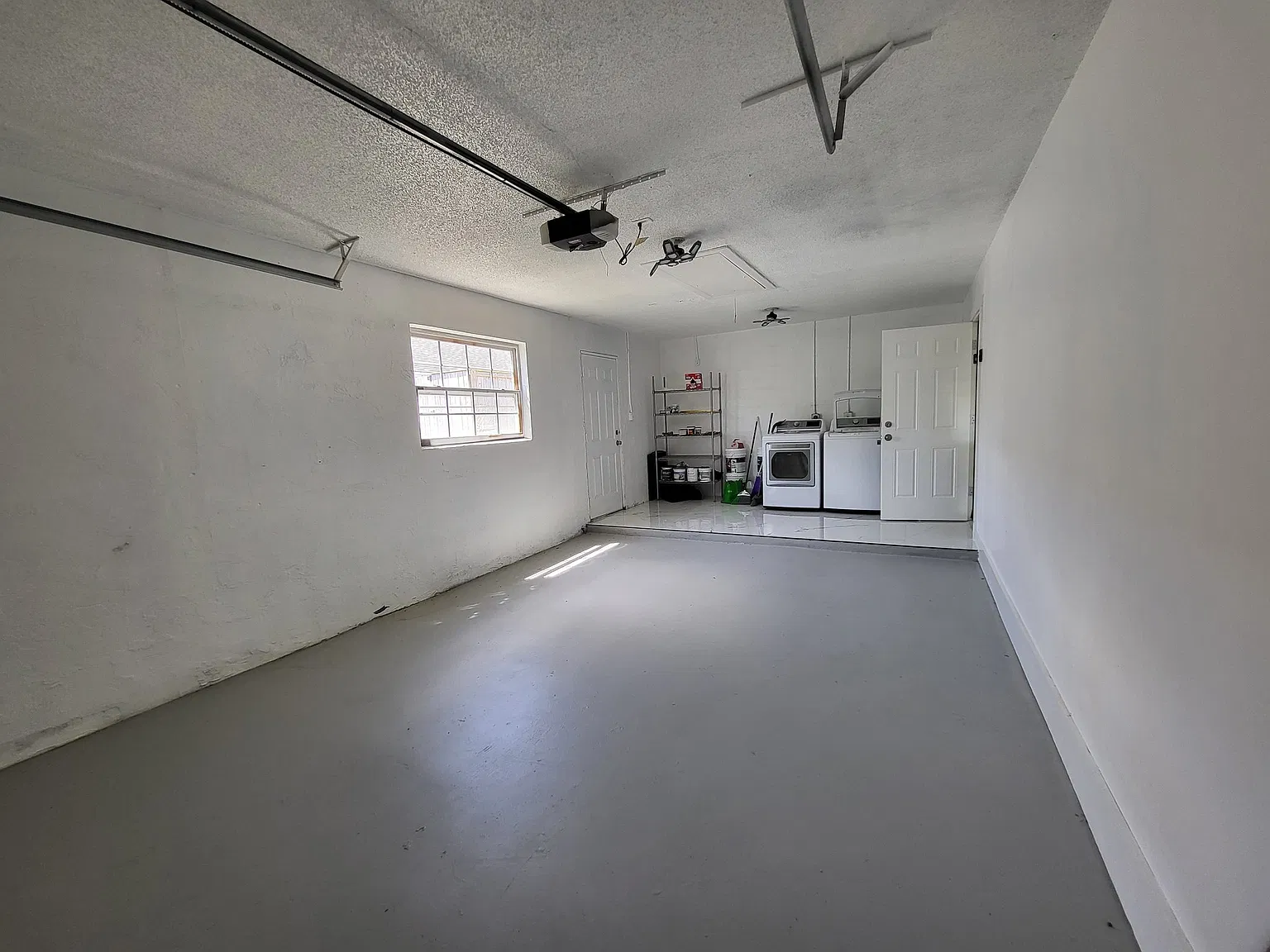 Single Family — Photo 3