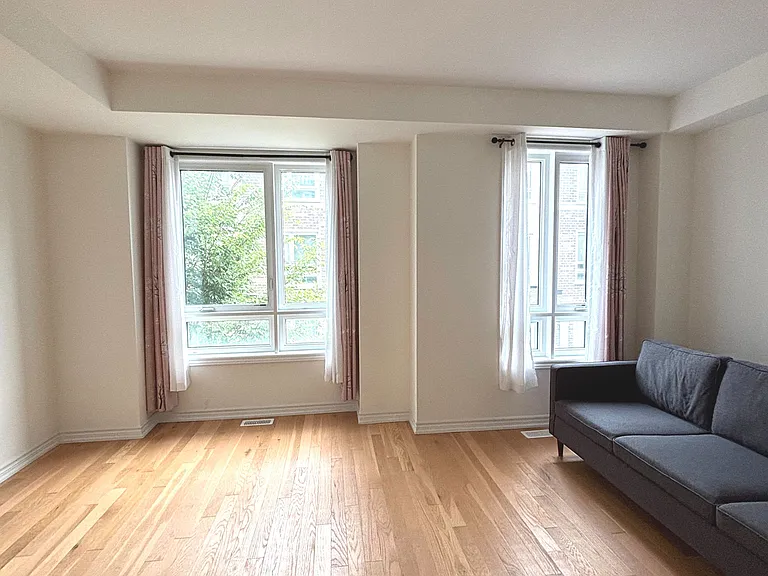 23 Imperial College Ln — Photo 6