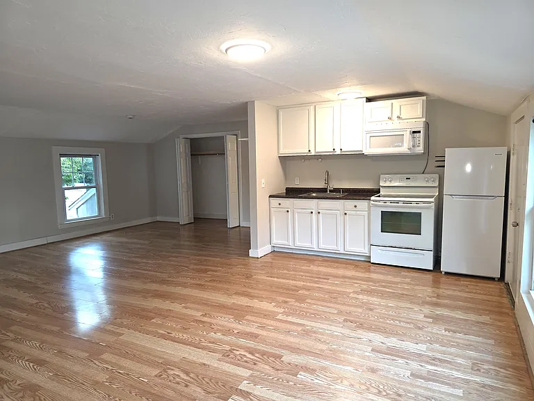 89 S Main St #B-2 — Photo 3