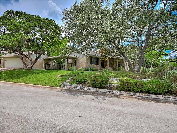 2nd image of 1702 Bay Hill Dr