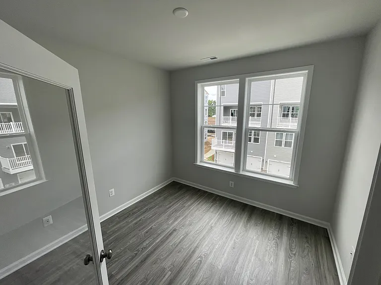 713 McCormick Farm Dr #B — Photo 10