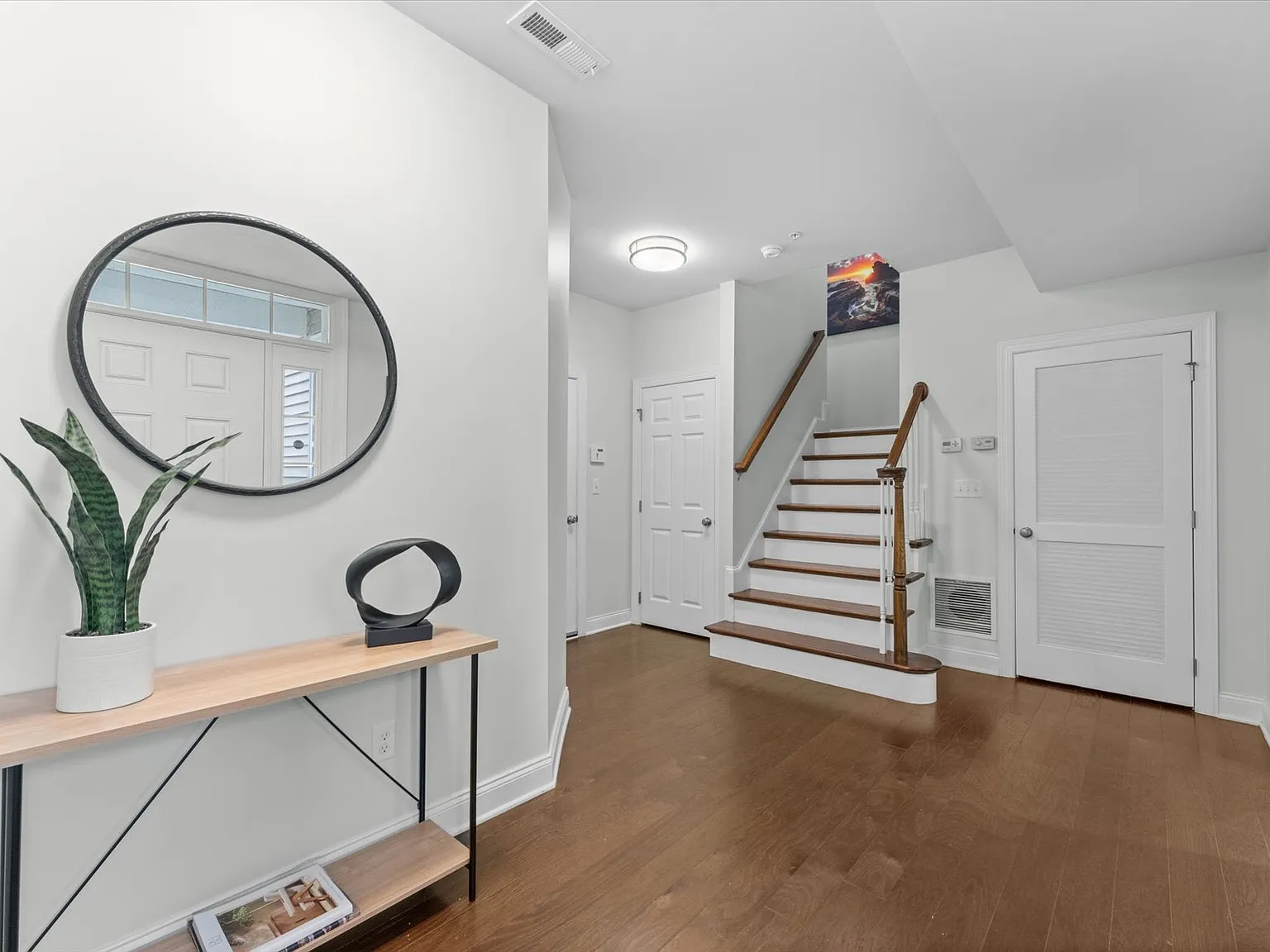 4 bed, 2779 sqft, $4,400 — Photo 2