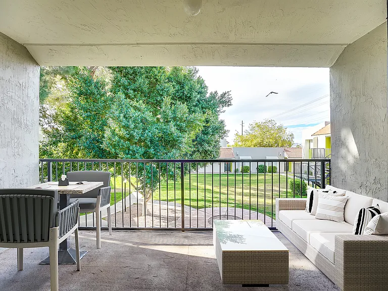 Tempe Vista — Photo 53