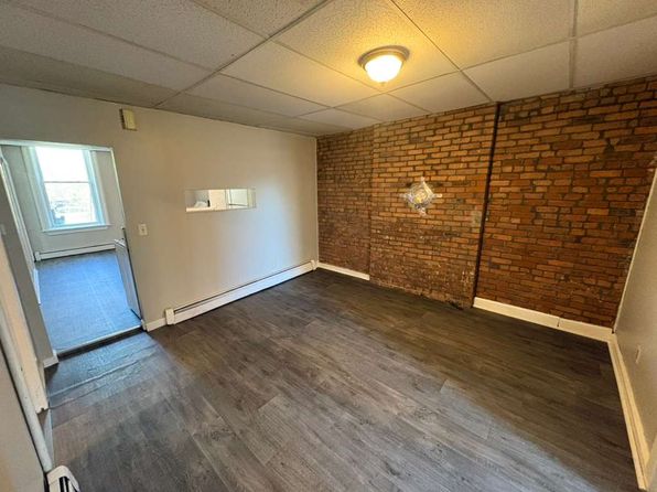 404 1st St Floor 1