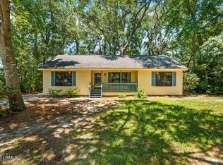 4011 Magnolia St, Beaufort, SC 29906