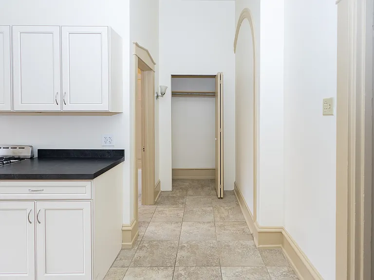 336 N Queen St #2 — Photo 7
