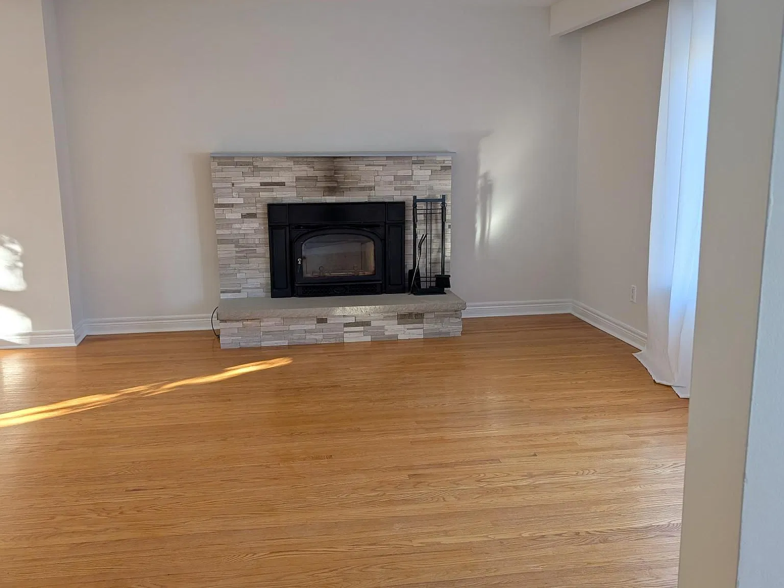 3 bed, $3,400 — Photo 2
