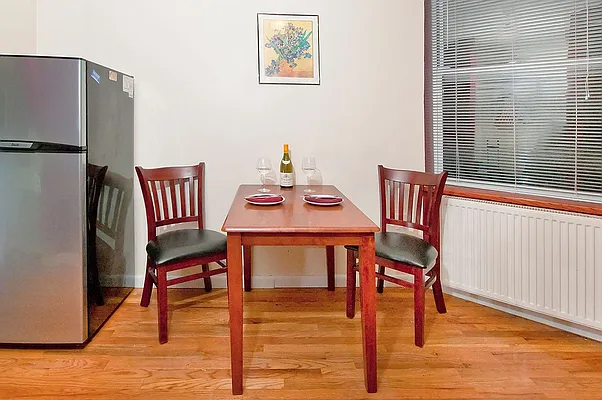 Rented by Manhattan Apartment Organization | media 40