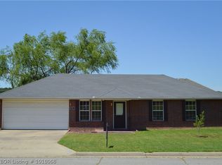 1777 Green Meadow Dr, Van Buren, AR 72956