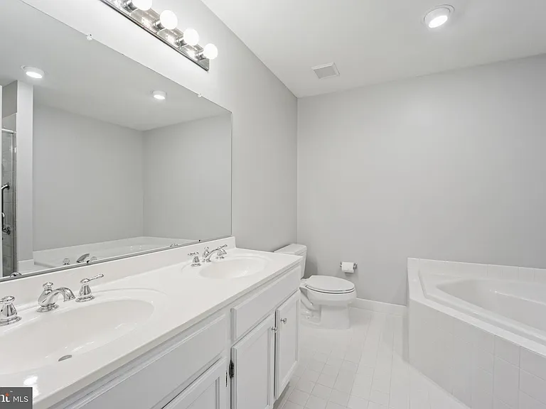410 Fairview Way — Photo 8