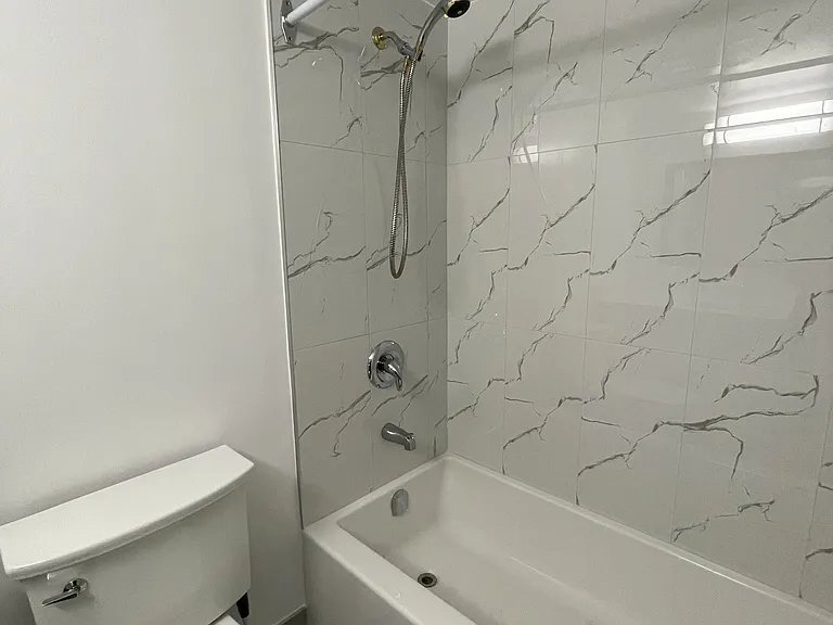5785 Yonge St #207 — Photo 24
