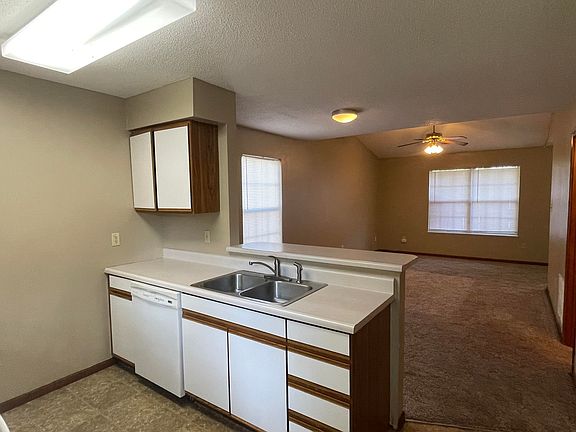 4th image of 3618 Prescott Dr
