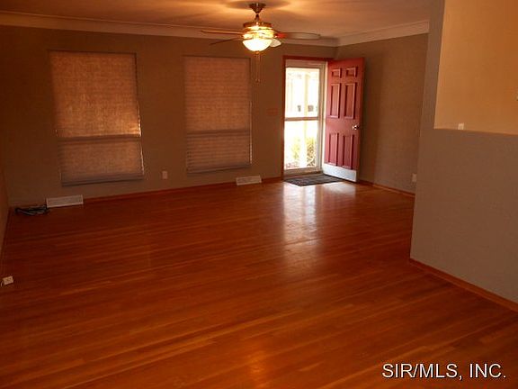 4th image of 319 Laurel Dr