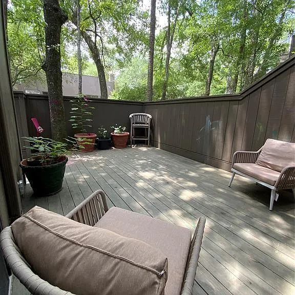 233 Litchfield Ln — Photo 12