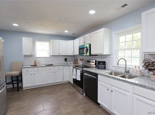 825 Fort Henry St, Petersburg, VA 23803