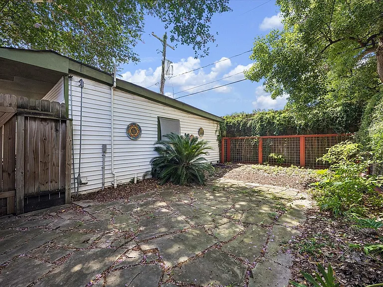 1719 Harold St — Photo 18