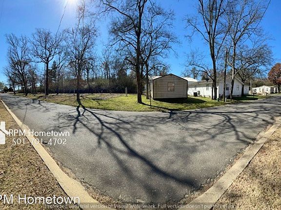 2nd image of 450 Lakeland Dr