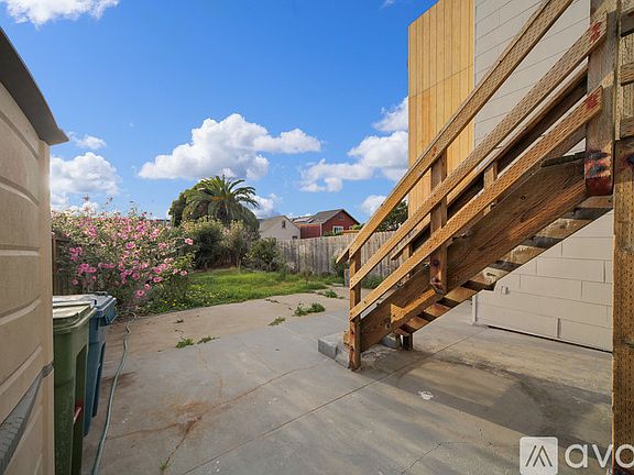 2nd image of 562 San Diego Ave Room 5