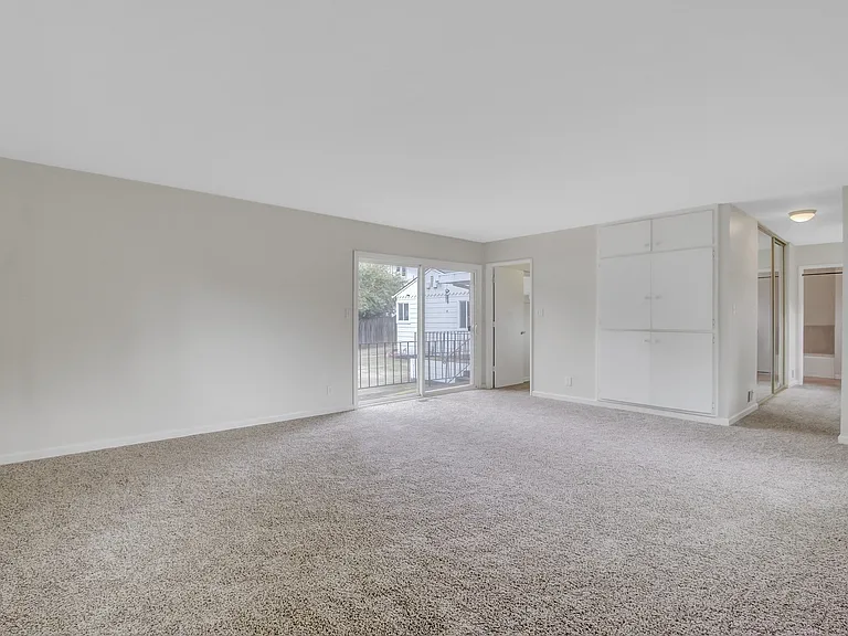 1290 Estudillo Ave — Photo 20