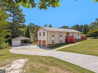 1094 Ironwood Dr, Grayson, GA 30017