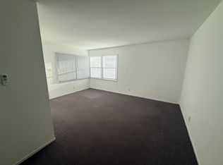 824 Wellesley Ave #1, Los Angeles, CA 90049