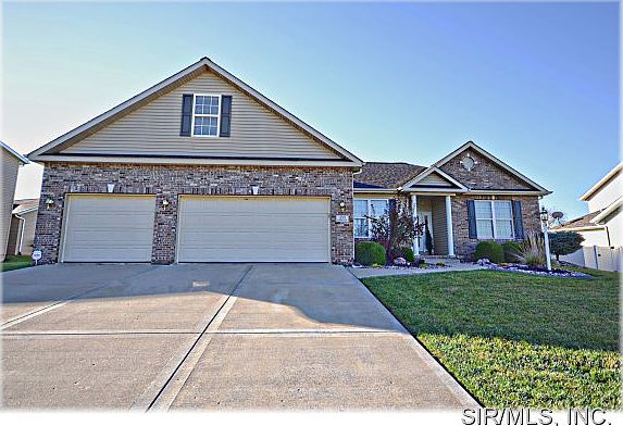 1st image of 355 Redwood Dr