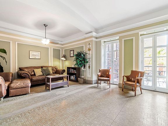3rd image of 211-429 E 14th Ave #211