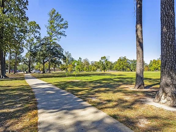Westview Manor has a back walking gate that opens onto this beautiful Park for your children to play, take a jog or walk your dog! It is a rare find in the City!