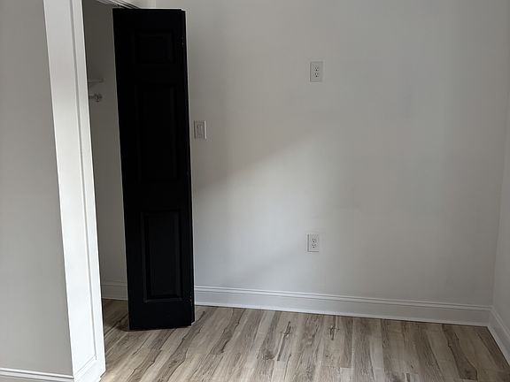4th image of 1018 W Schiller St #1