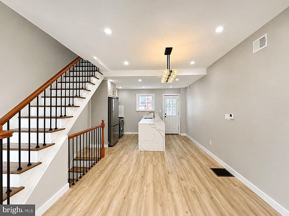 3rd image of 2251 S Hicks St