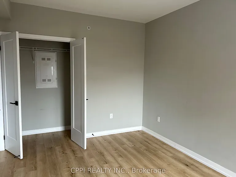 70 King St E #404 — Photo 5