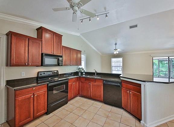 5th image of 17290 Knight Dr