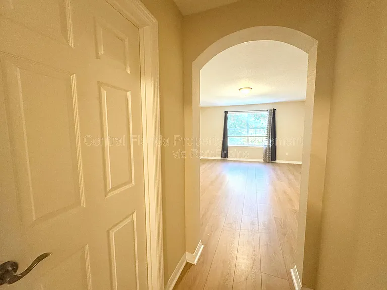 6621 Helmsley Cir — Photo 24