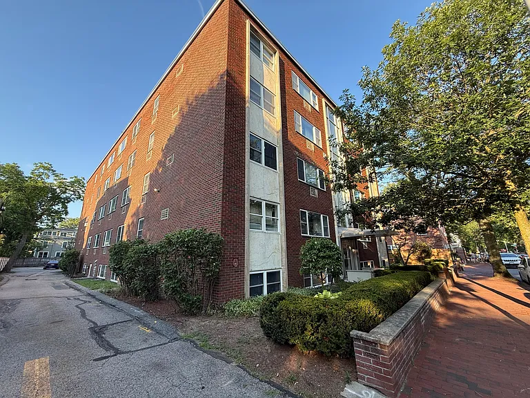 269 Harvard St #20 — Photo 20