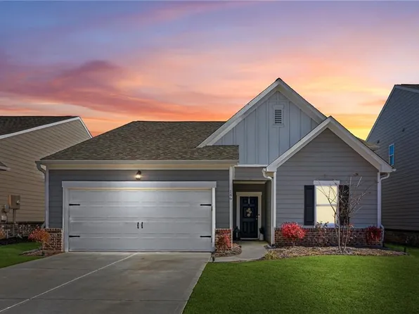 146 Knightsbridge Ln, Winder, GA 30680