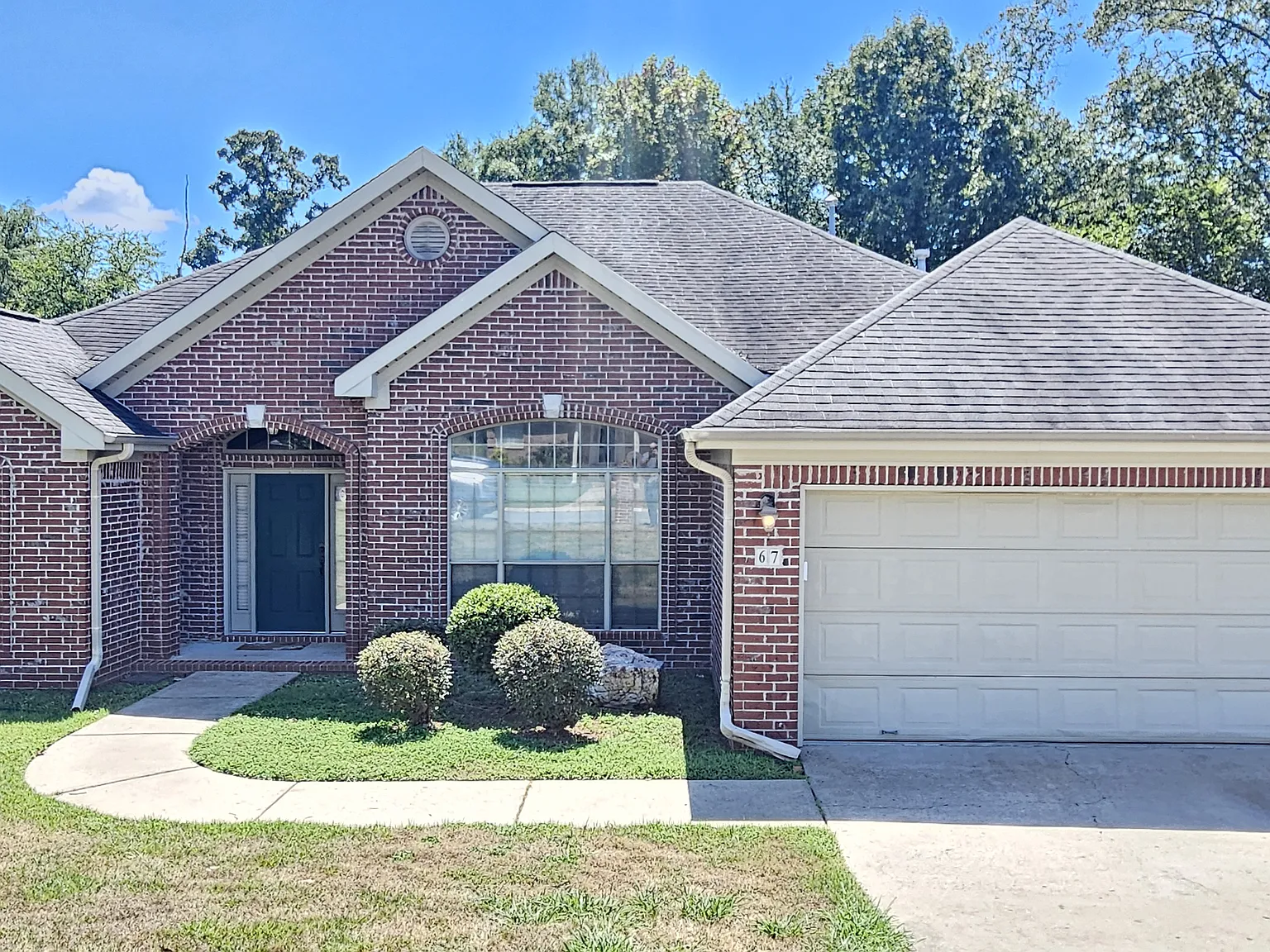 4 bed, 2274 sqft, $2,350 — Photo 1