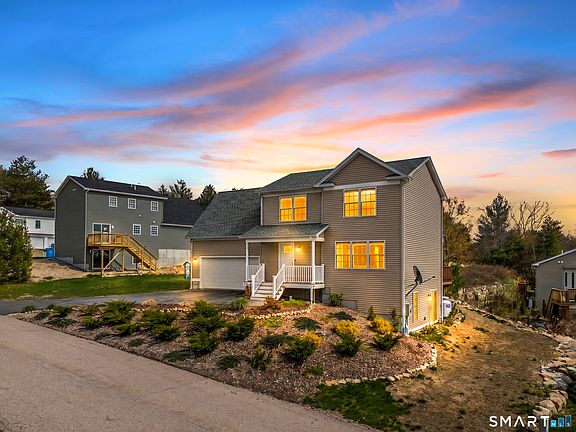 2nd image of 25 Sterling Ridge Lane