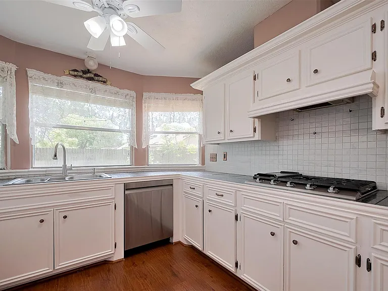 1103 Cheyenne Meadows Dr — Photo 17